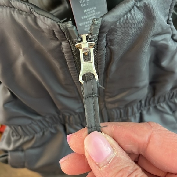 Tahari Boy’s Gray Snowpants Size 2T EUC - Picture 3 of 7